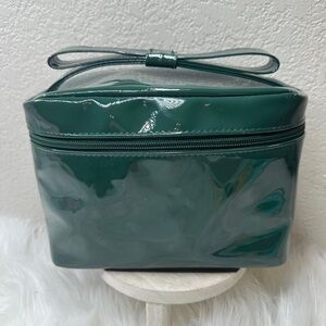 $8 🌙 Ulta Green‎ Bow Travel Train Zip Around Case NEW